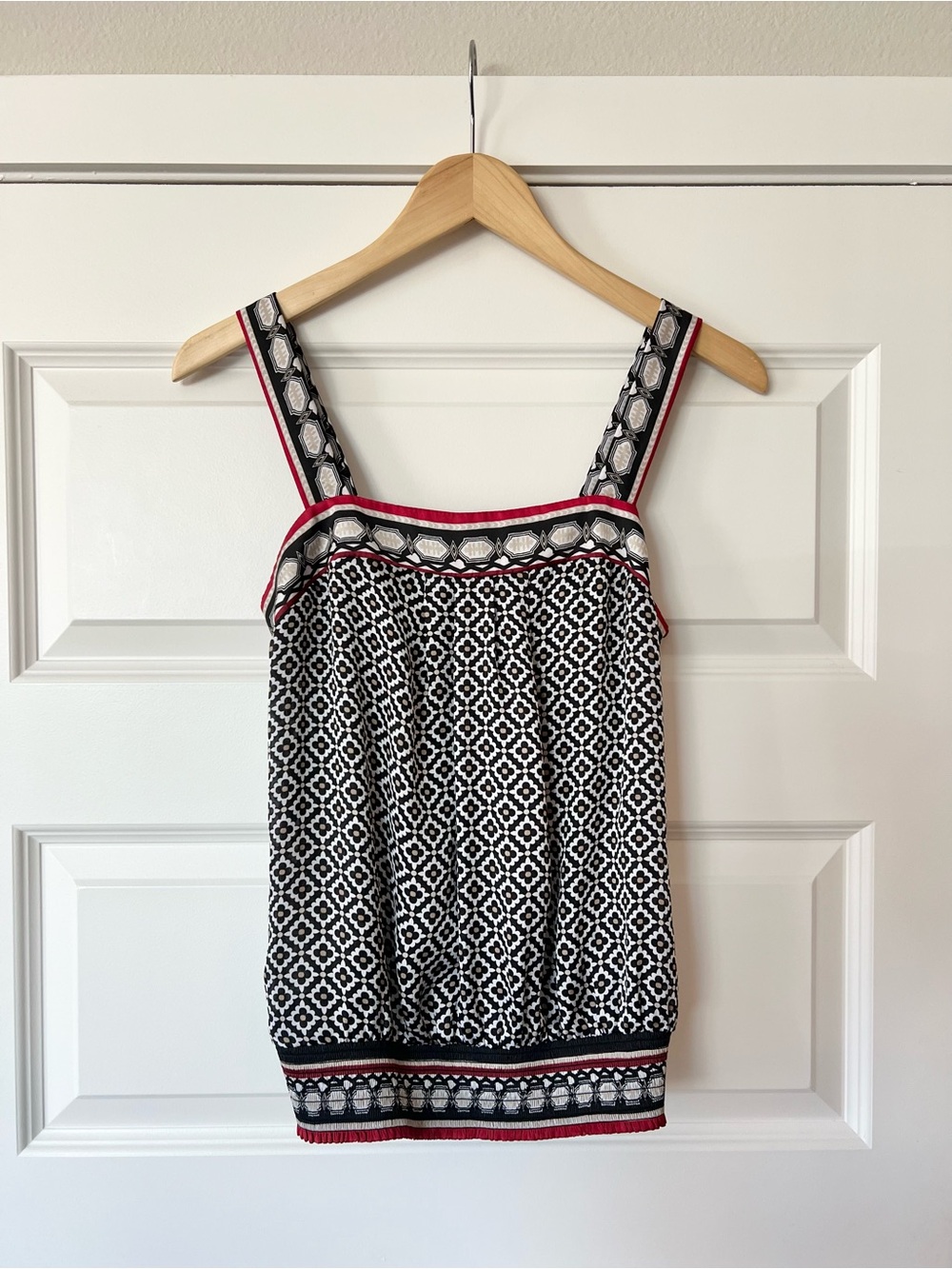 White House Black Market Geo Floral Tank Top Red Trim Smocked Waist M